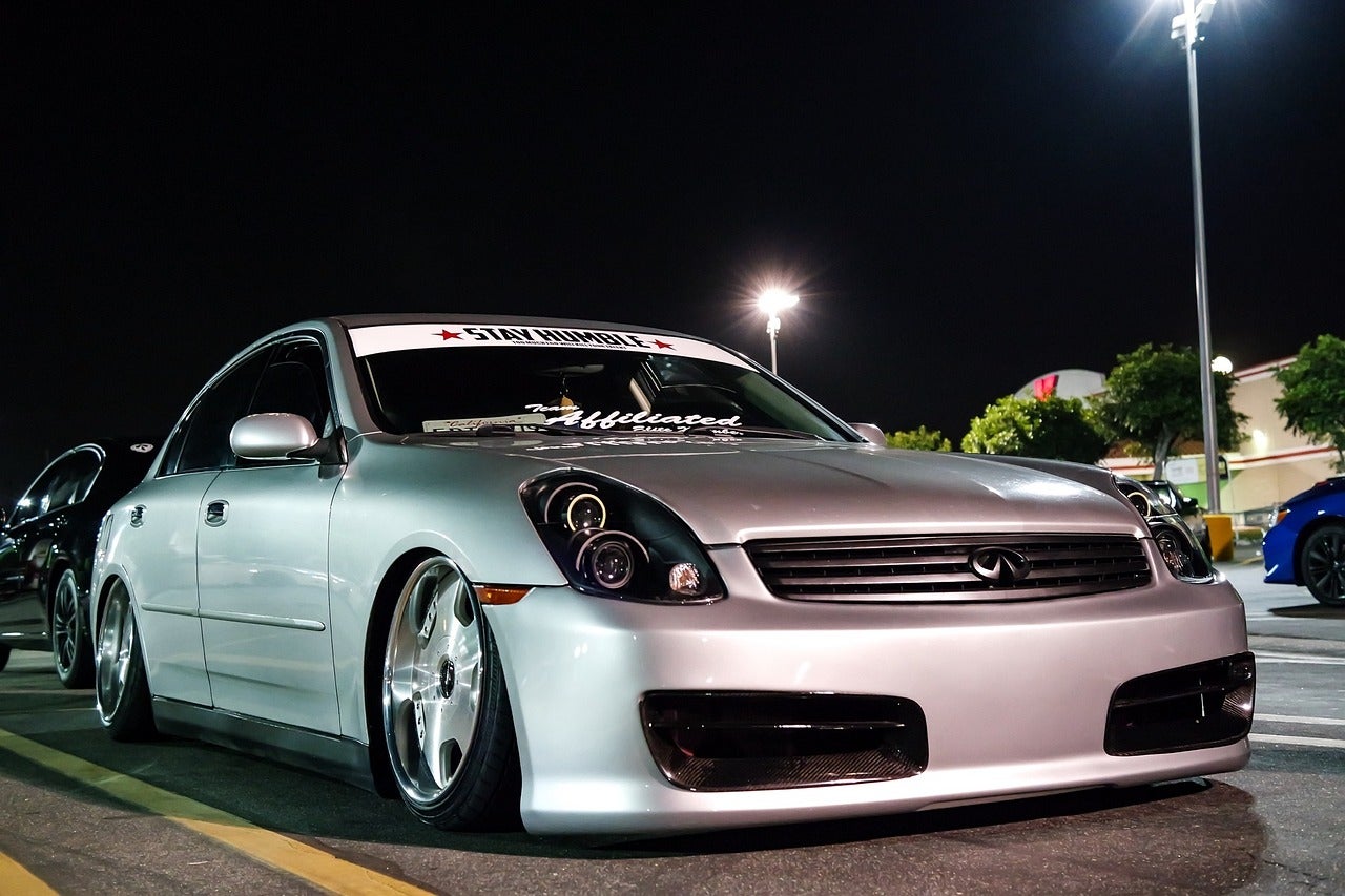 INFINITI Car