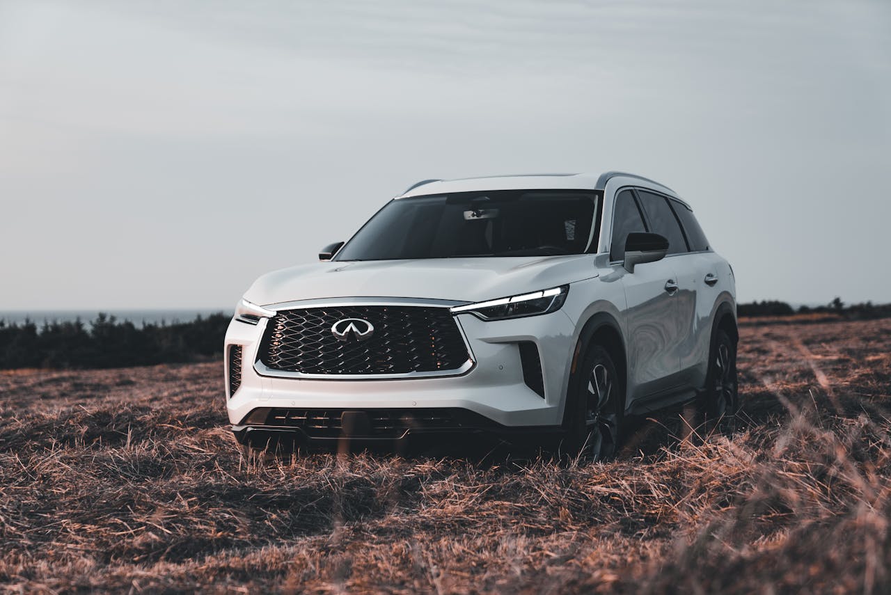 INFINITI Car