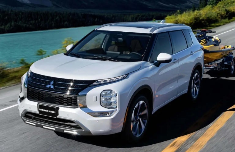 2023 Mitsubishi Outlander Towing Jetski