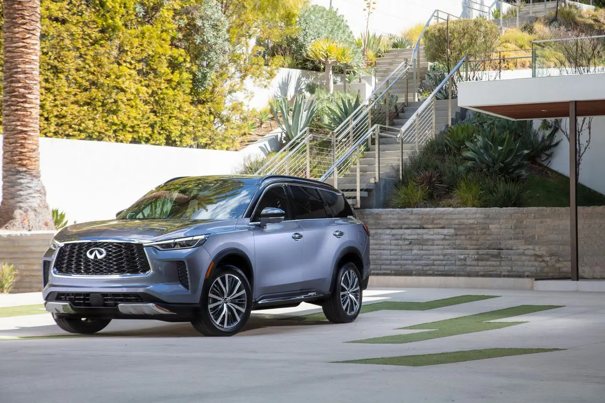 2022 INFINITI QX60 Exterior Driver Side Front Profile