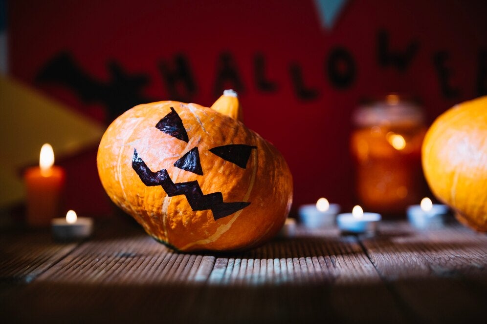 photo oh halloween pumkin on wood floor