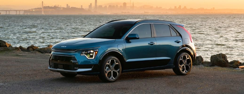 2023 Kia Niro PHEV side view