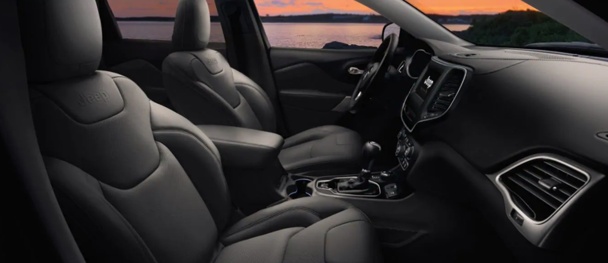 Interior of the Jeep Cherokee Lux