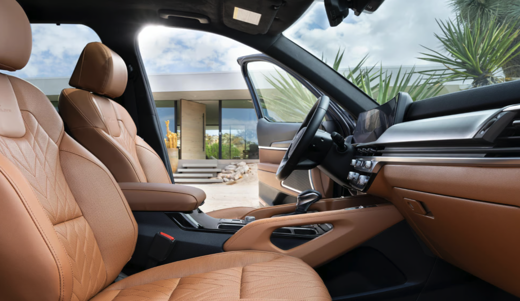 Kia Telluride front seats with premium leather interior