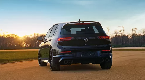 Volkswagen Golf R vs Golf GTI near Daphne, AL