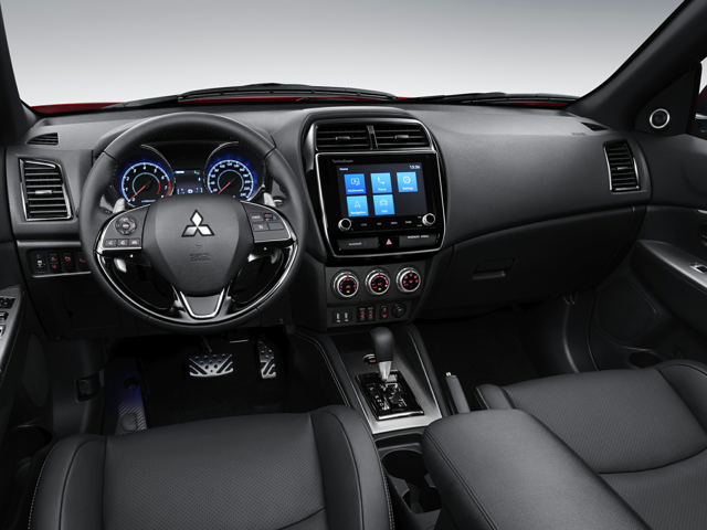 Interior view of the dashboard area inside of a 2024 Mitsubishi Outlander | Mitsubishi dealer in Hampton, VA | Banister Mitsubishi Hampton