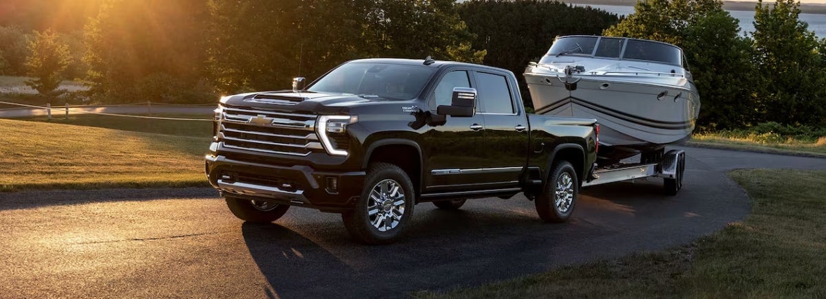 Unparalleled Off-Road Performance with the 2024 Chevrolet Silverado 2500 HD near Davenport IA | Brad Deery Motors