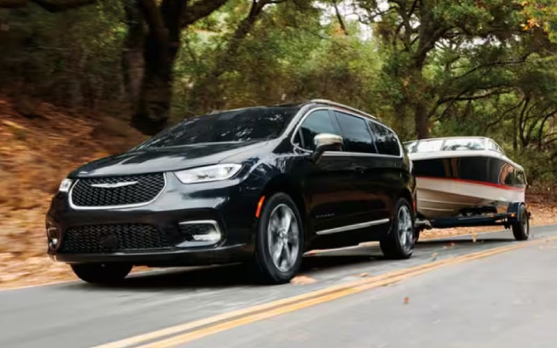 Discover the Versatility of the 2025 Chrysler Pacifica near Clinton, IA