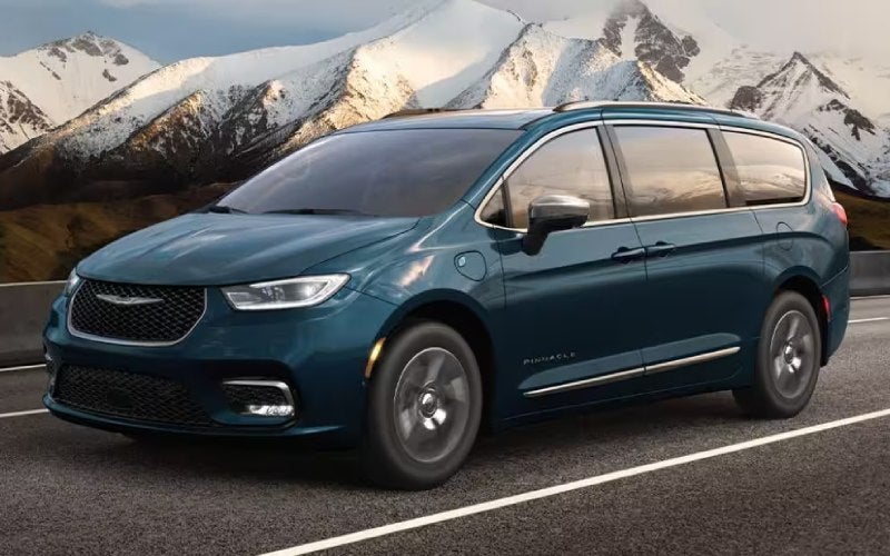 Explore The Remarkable Features of the 2025 Chrysler Pacifica Plug-in Hybrid near Davenport, IA
