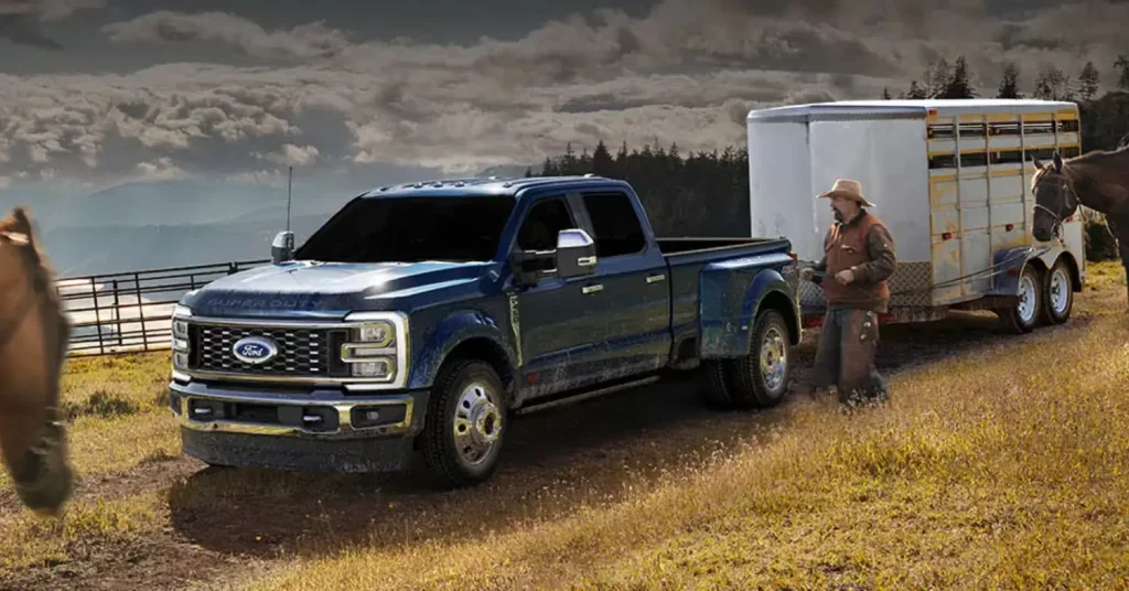 F250 pulling a horse trailer