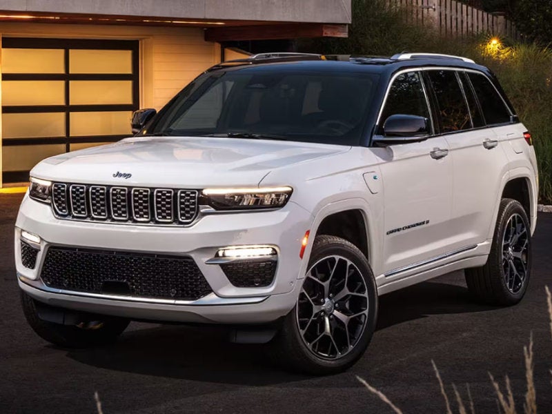  2024 Jeep Grand Cherokee Altitude X near Cedar Rapids IA