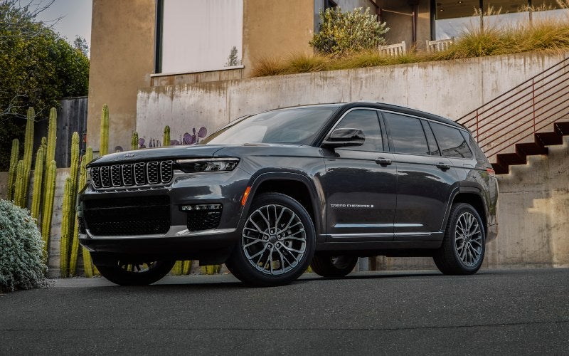 Exploring Second-Row Comfort in the 2025 Jeep Grand Cherokee L near Cedar Rapids, IA