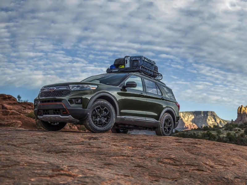 Explore 2023 Ford Explorer trim choices near Dubuque IA