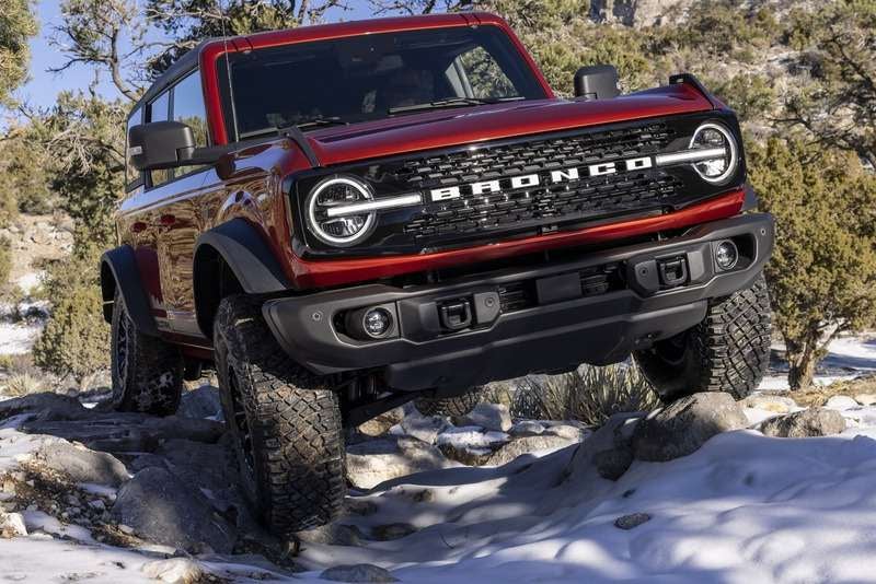 Brad Deery Ford - Conquer the Trails with the 2024 Ford Bronco Wildtrak near Quad Cities