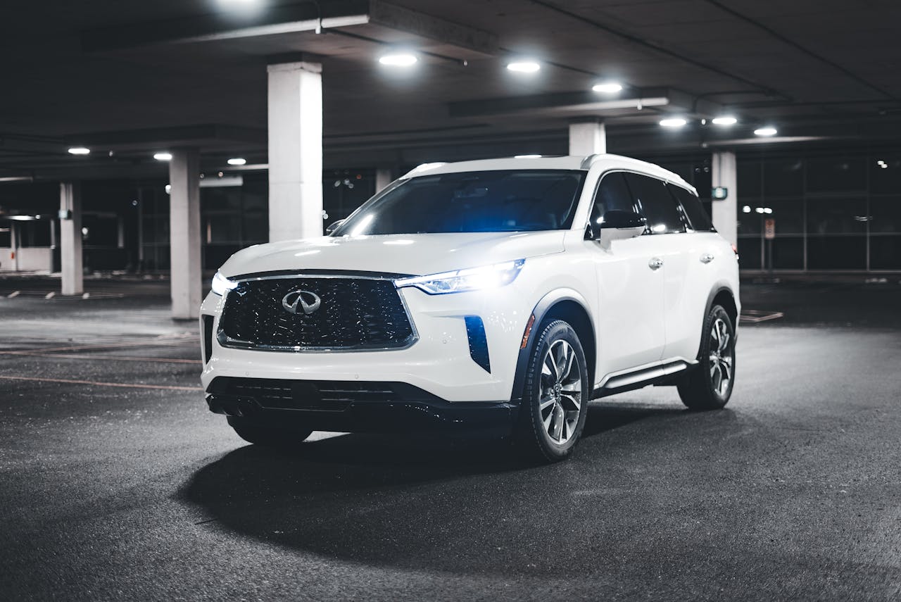 INFINITI Car