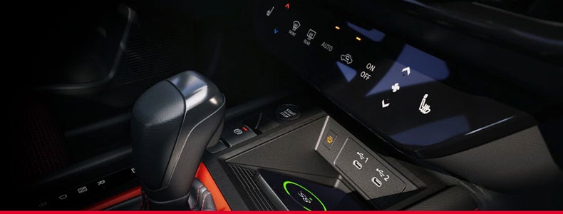 TECHNOLOGY: DIGITAL DISPLAY, BOSE PREMIUM AUDIO SYSTEM & MORE