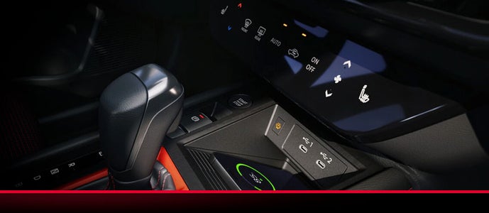 TECHNOLOGY: DIGITAL DISPLAY, BOSE PREMIUM AUDIO SYSTEM & MORE