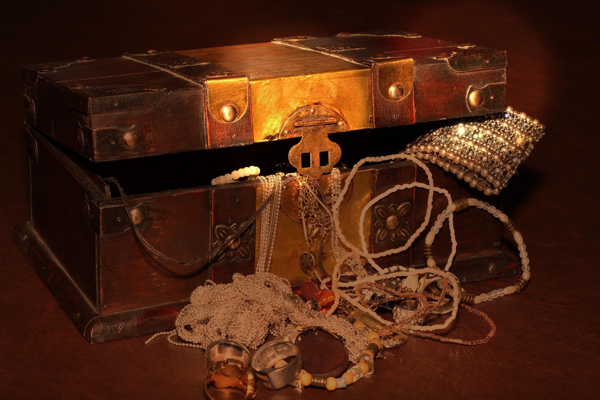 pezibear-treasure-chest-619762_1920