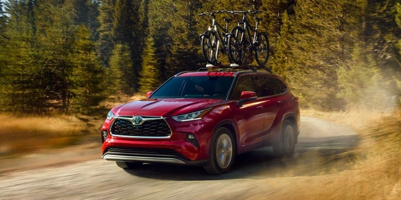 2024 Toyota Highlander Hybrid from Venice Toyota in Venice, Florida.
