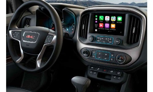 2018 GMC Canyon close up of infotainment center