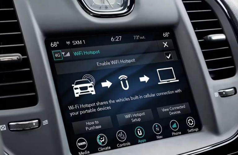 2023 Chrysler 300 touchscreen