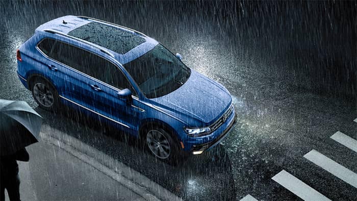 Volkswagen Tiguan Driving in the Rain #1