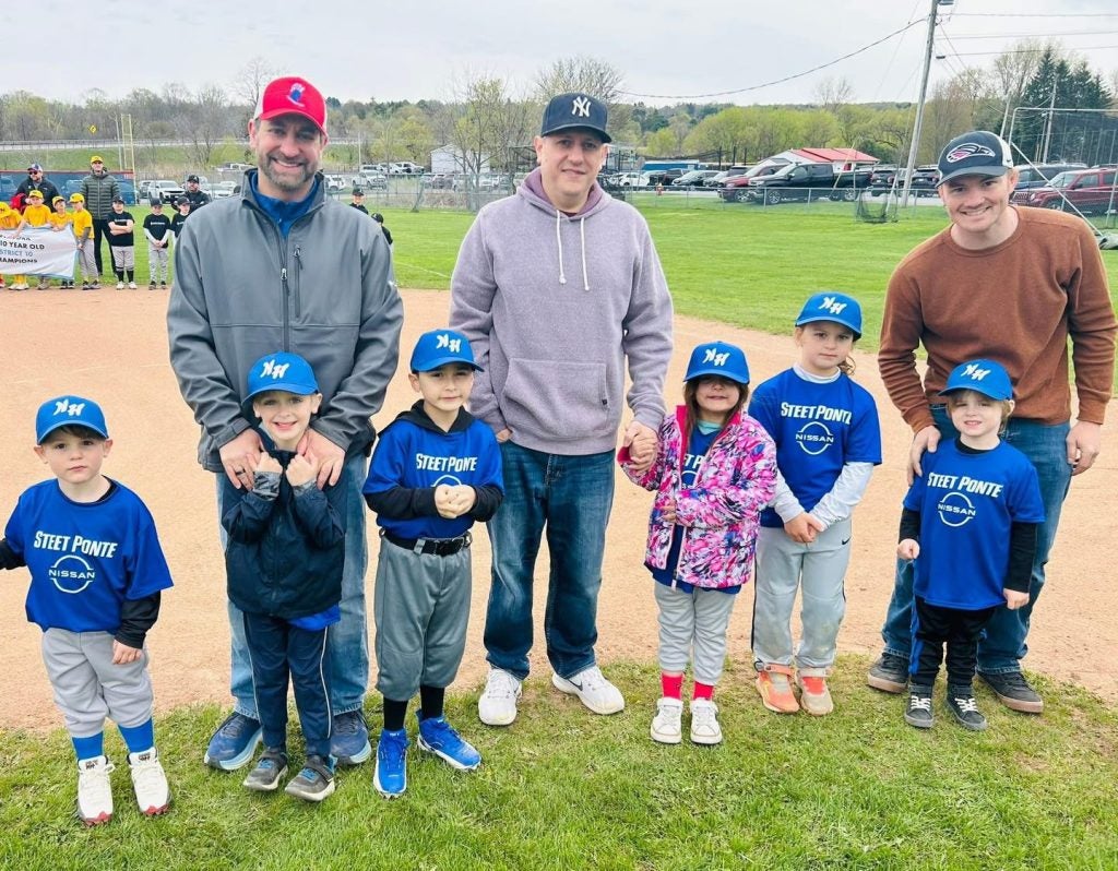 Steet Ponte Nissan Tee Ball Team at New Hartford