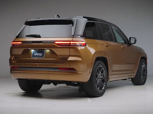 2026 Jeep Grand Cherokee Rear Angle