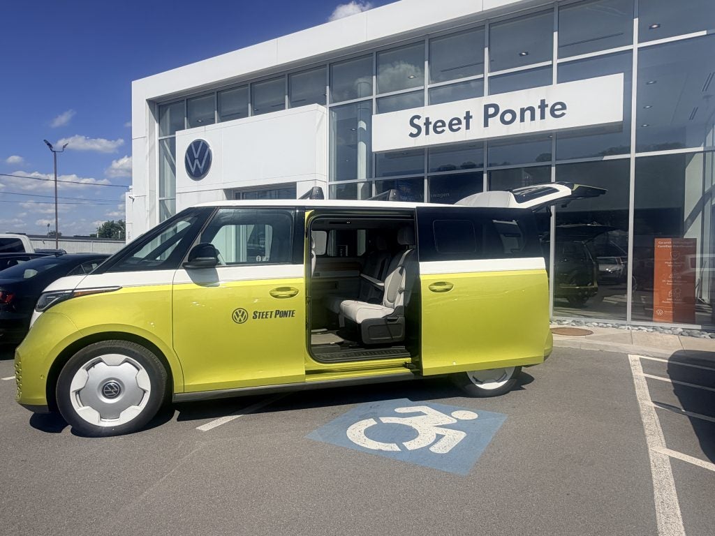 Steet Ponte VW VW Id.Buzz outside of Dealership 