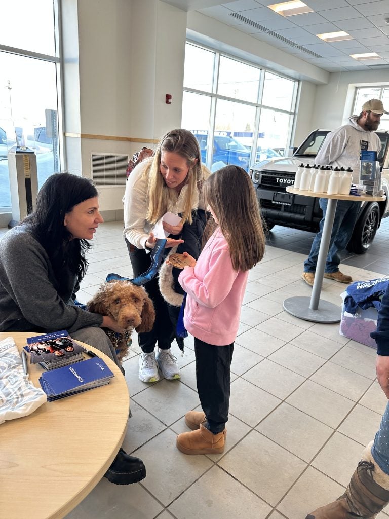 US Women's Paralympic Alpine Skier, 3x Medalist Danelle Umstead with a fan!