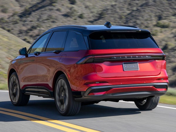 2024 Lincoln Nautilus Rear Angle
