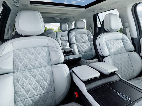 2027 Lincoln Navigator L Seating