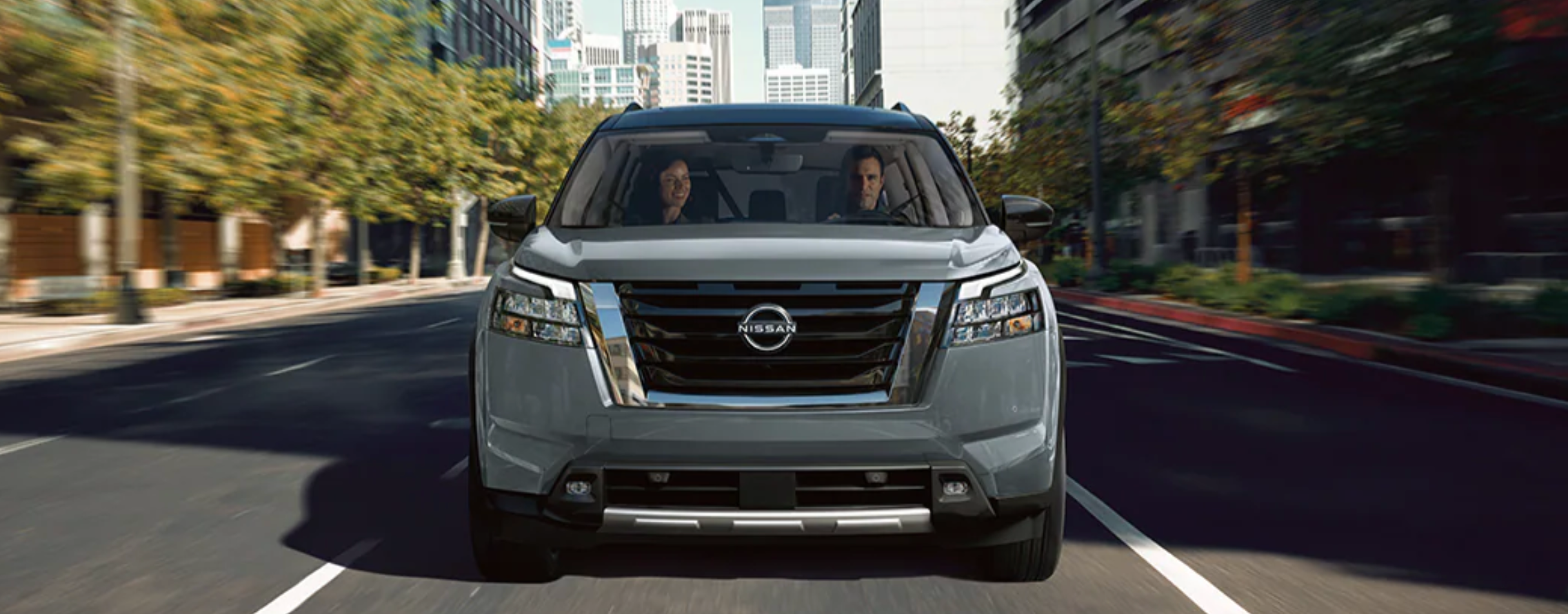 Front end of Nissan Pathfinder