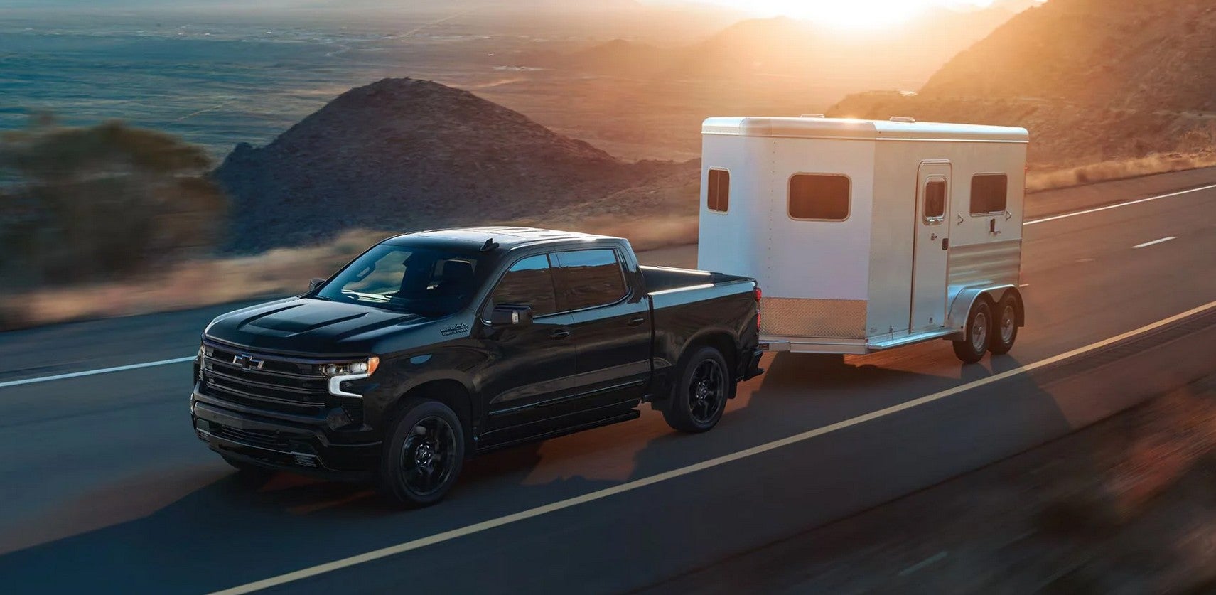 2025 Chevrolet Silverado 1500 Hauling Trailer