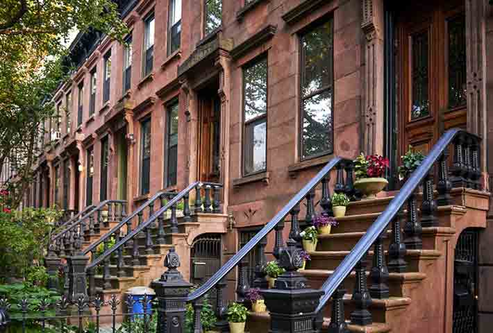 Holdover lawyer for landlords and tenants in Queens, New York.