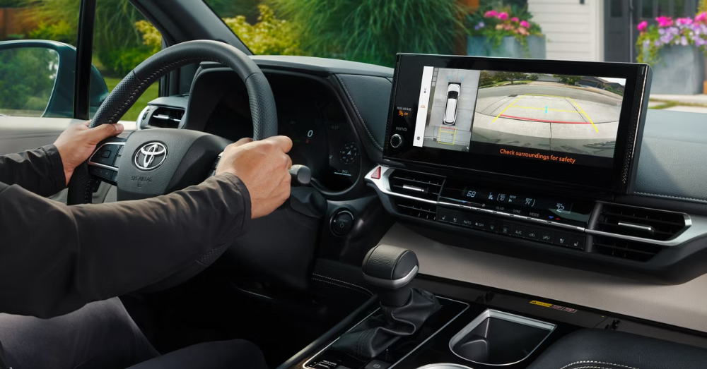 Toyota-Sienna-vs-Honda-Odyssey-Space-Comfort-and-Everyday-Practicality-Interior