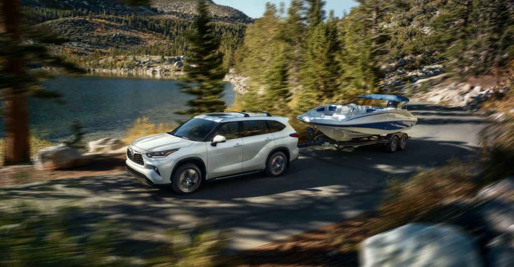 Toyota Highlander Hybrid towing capacity