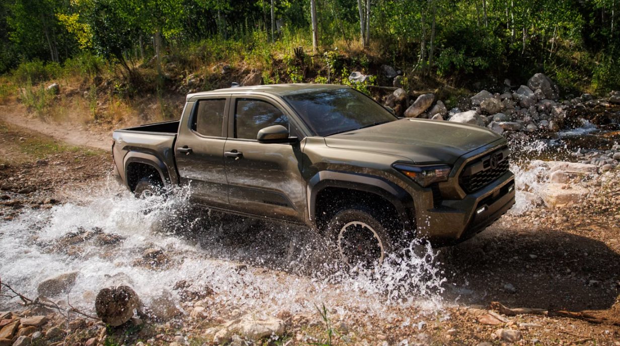 Toyota Tacoma vs Chevy Colorado