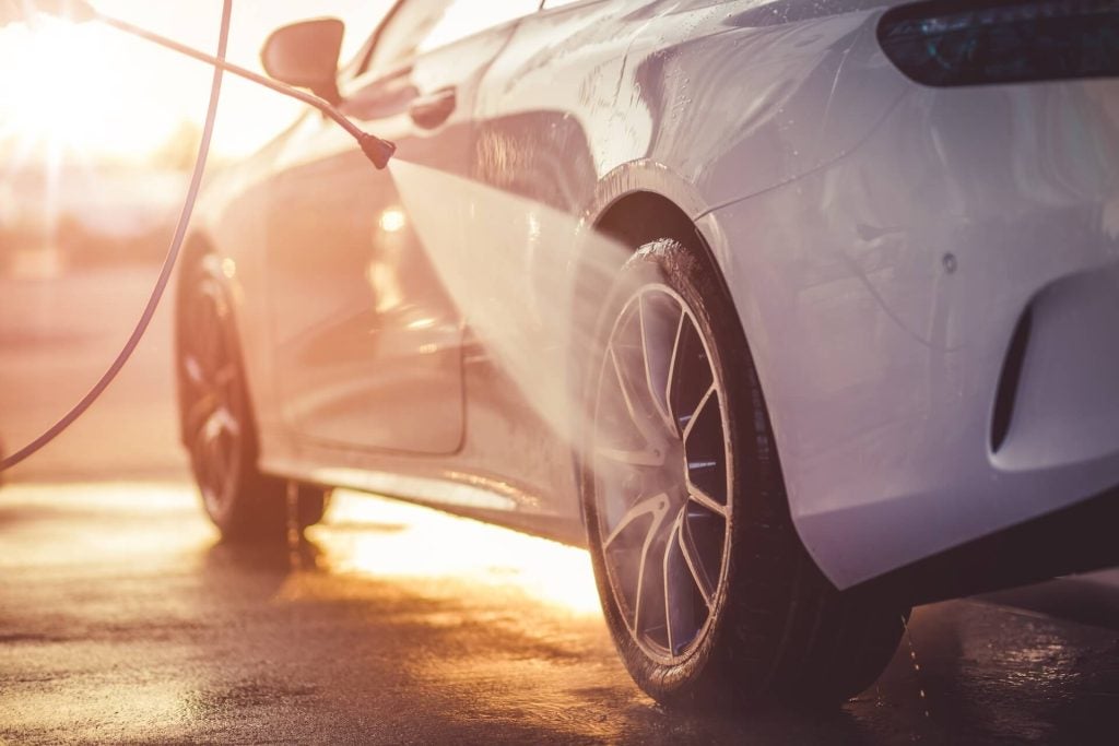 cleaning car wheels