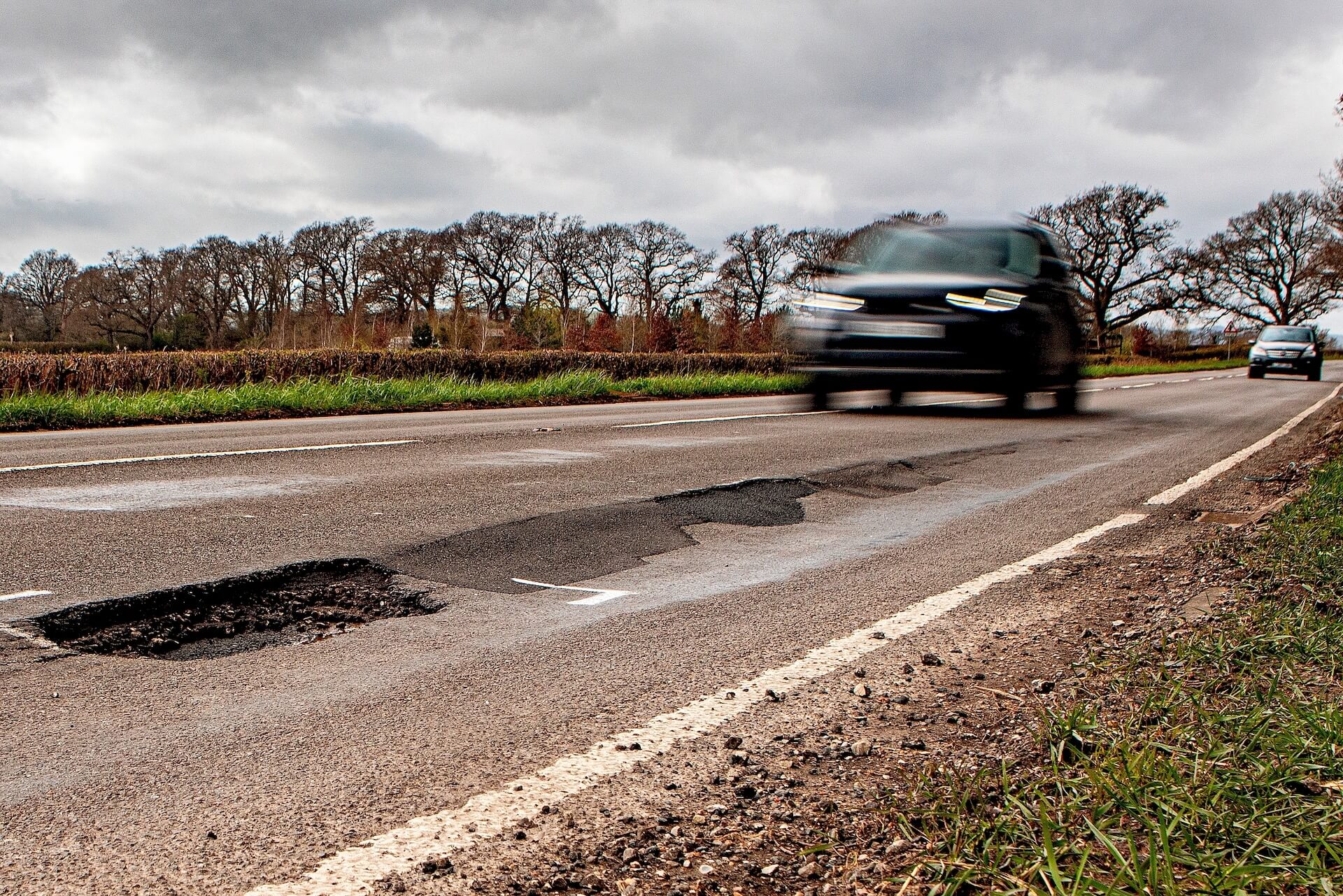 how to tell if pothole damaged car
