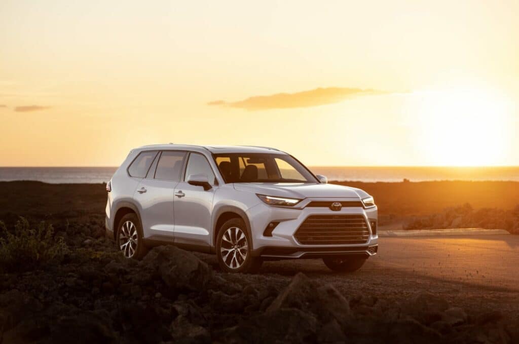 2024 Toyota Grand Highlander VS 2024 Toyota Sienna