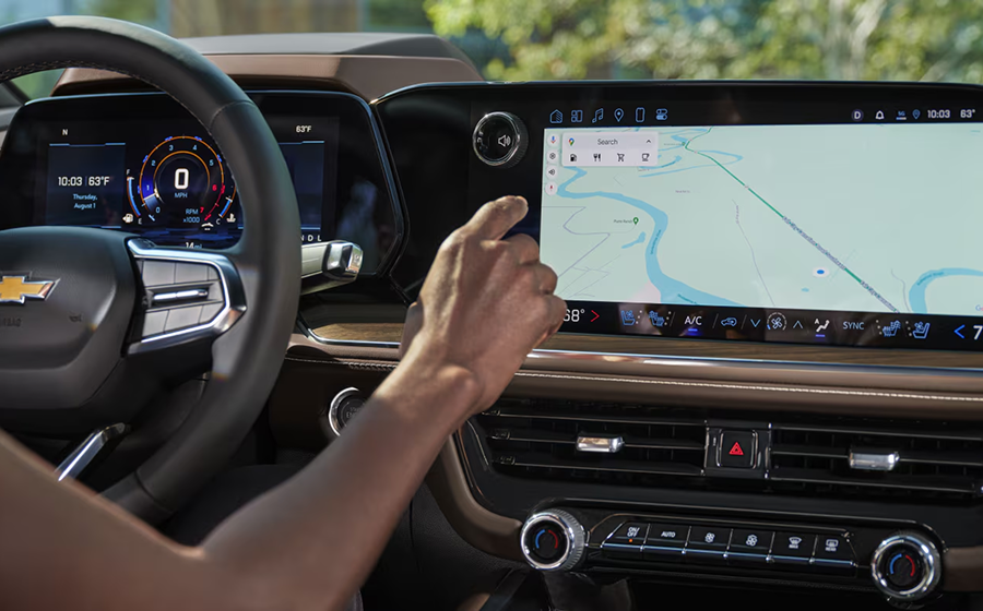 Class-leading 15-inch diagonal Head-Up Display*