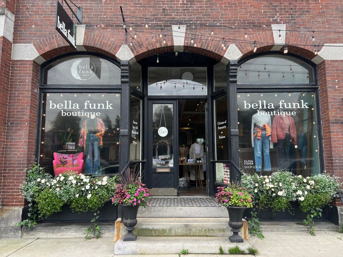 Bella-Funk_3FB935A8-5056-A36A-0B82603A45355319-3fb9343f5056a36_3fb9387f-5056-a36a-0bfedecea19c2ba3