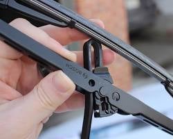 Image of Replacing wiper blades