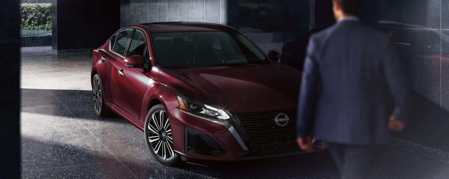 2025-nissan-altima-red-front-view-l