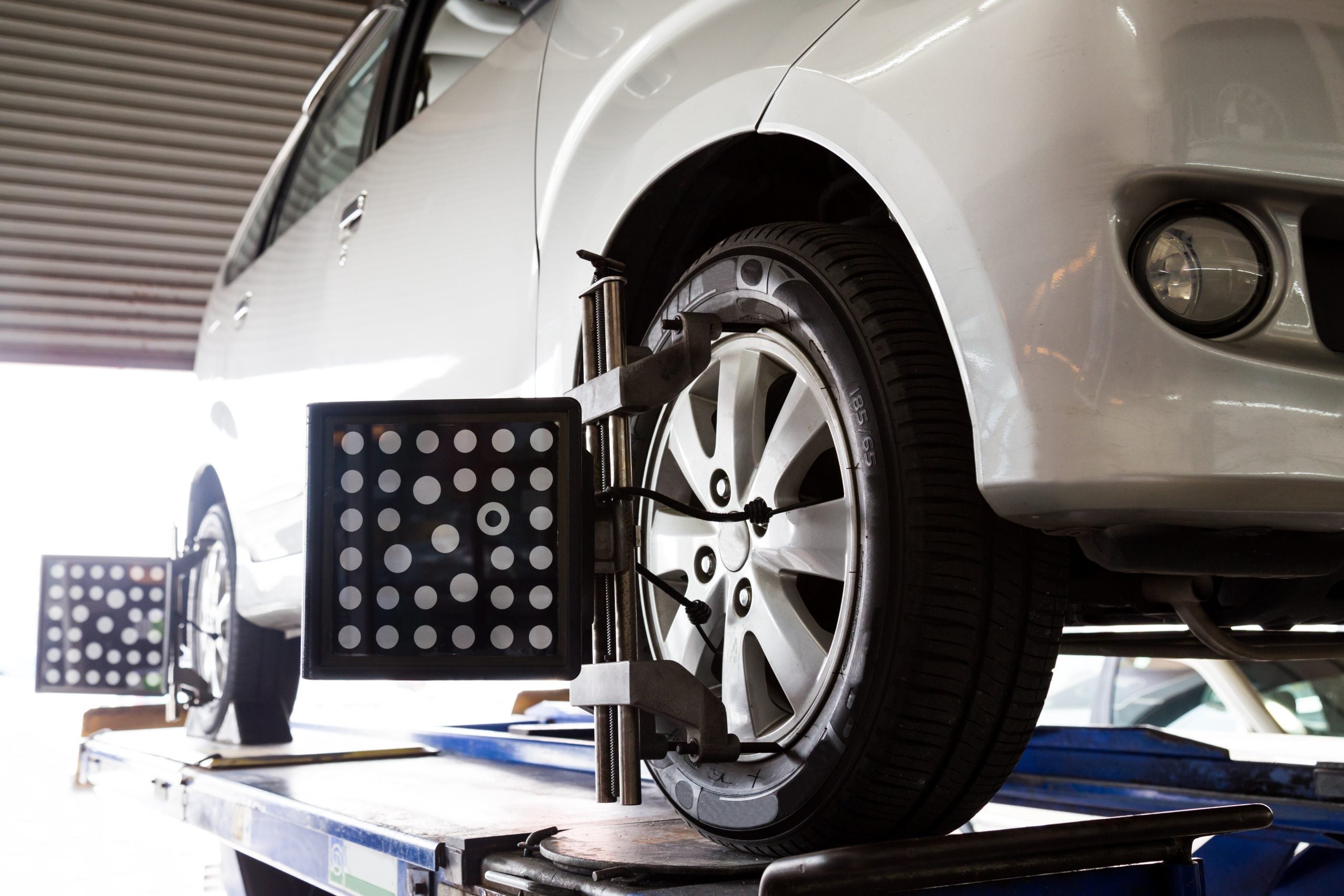 Wheel,Alignment,Of,A,Vehicle,In,Progress