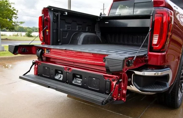 2019 GMC Sierra 1500's six-function Multi-Pro Tailgate