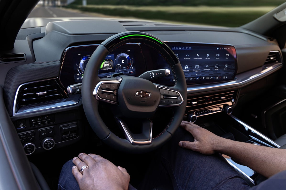 2025-chevrolet-tahoe-rst-002