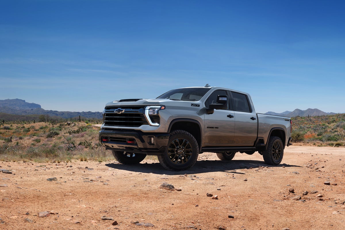 2025-chevrolet-silverado-hd-001