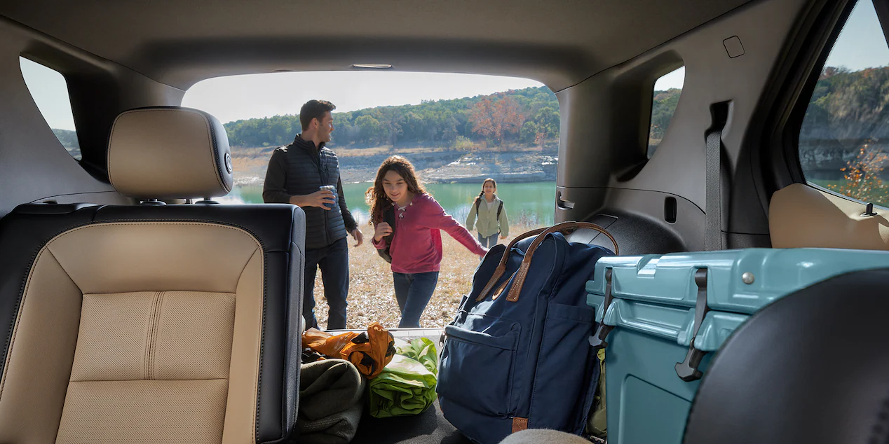 2023-chevy-equinox-with-family